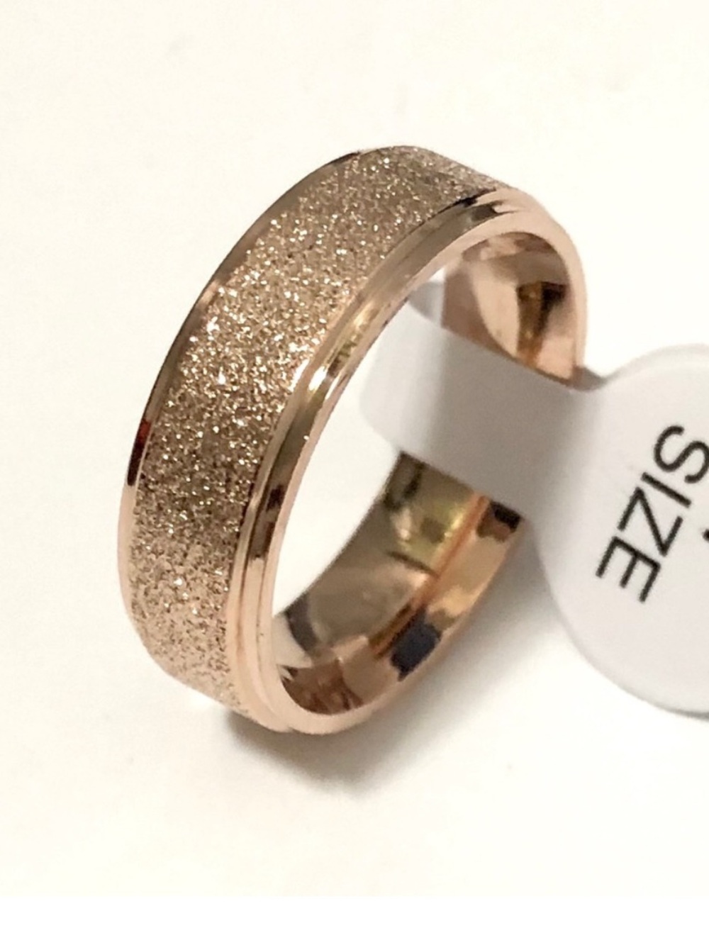 Fidget spinner ring Gold-Tone Sparkle Band Ring - size 8 NEW